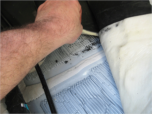 #PI1090: Wet Carpet/Floor at Driver and/or Passenger Footwell Areas - (Oct 21, 2013) Floorlining and Carpets  